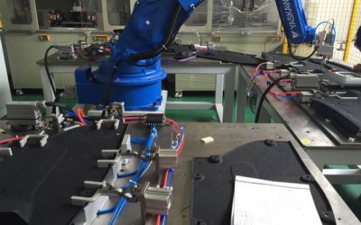 汽车底护板机器人超声波自动化焊接机