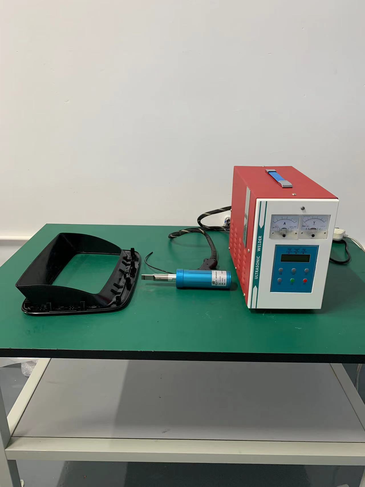 汽车内饰面板框组件片筋横条35K900W手持式超声波铆点焊接机