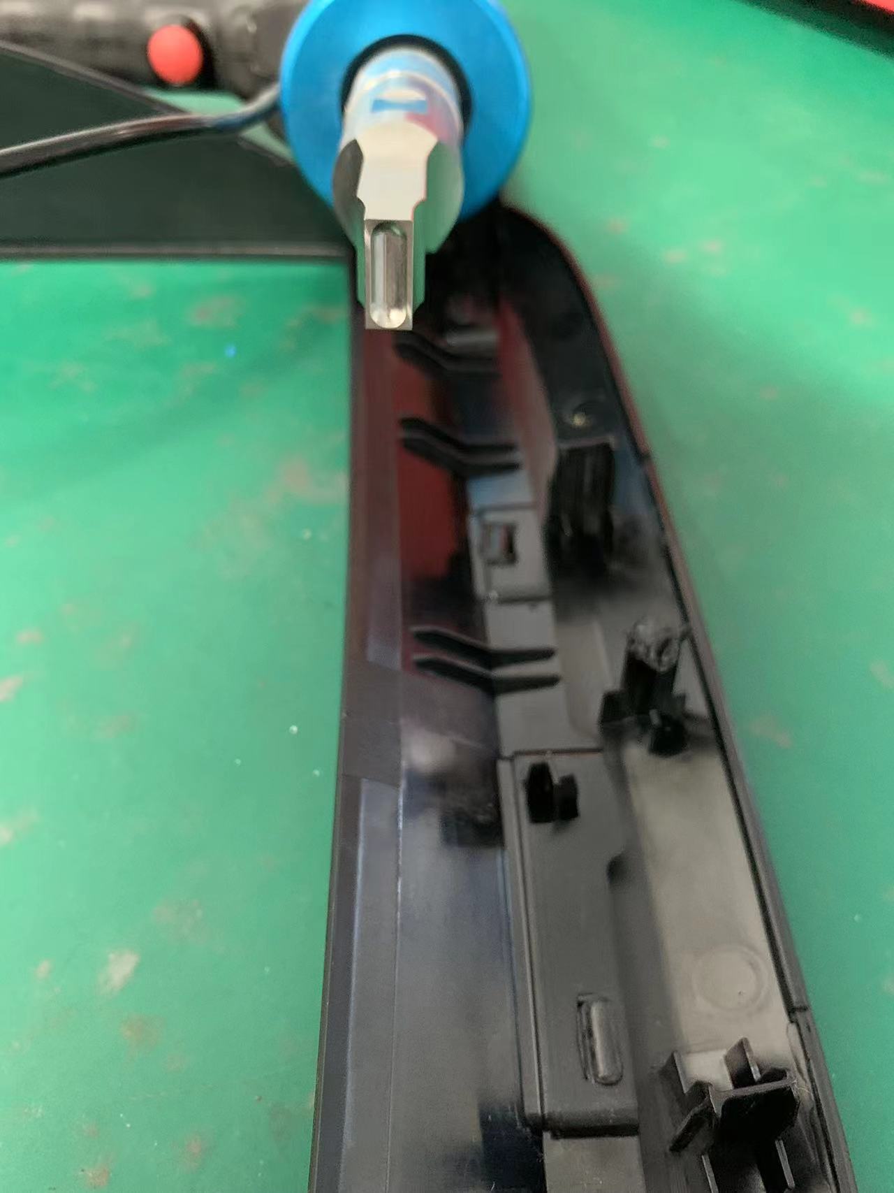 汽车内饰面板框组件片筋横条35K900W手持式超声波铆点焊接机